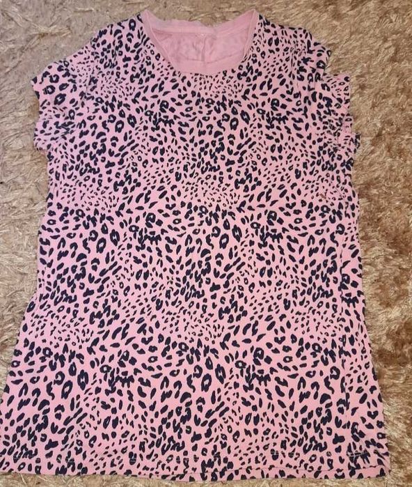 Две детски тениски -7- 8г., почти нови, 2 лв. за брой