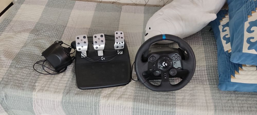 Игровой контроллер Logitech G923