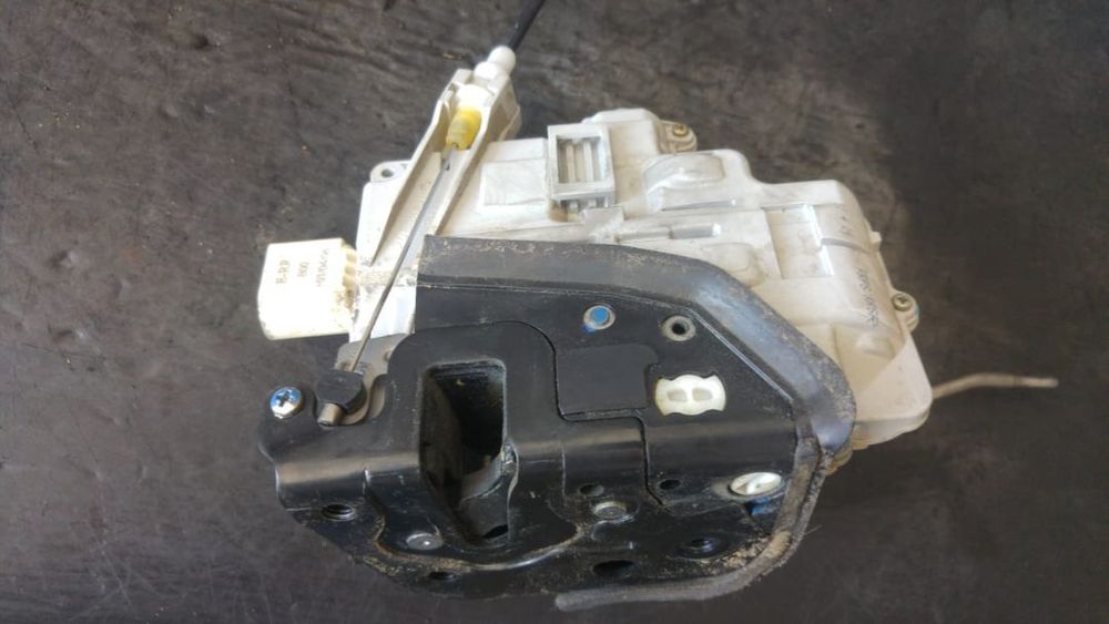 broasca usa dreapta fata audi a4 b7  8e1837016aa