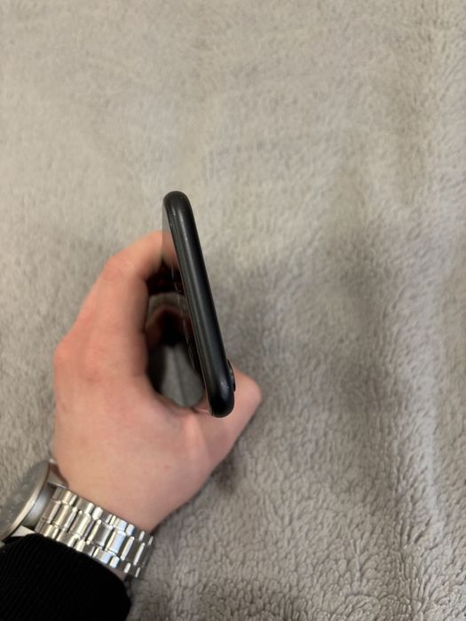 Iphone xr в хорошем состоянии