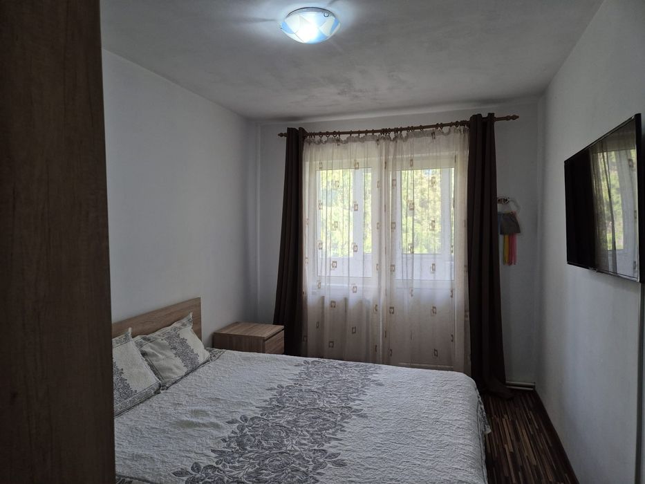 Vând apartament 3 camere decomandate