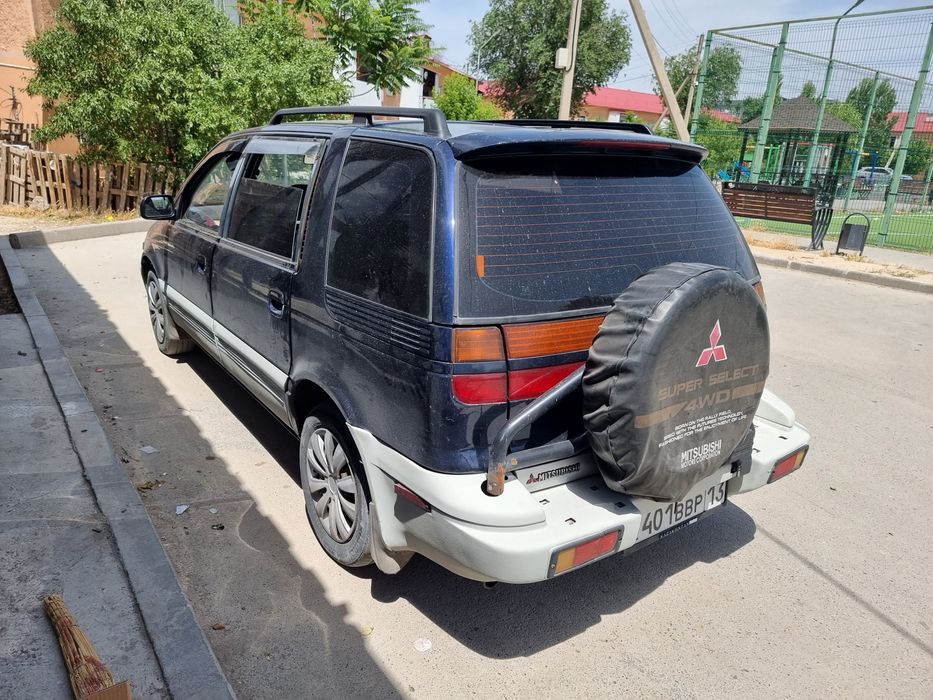 Mitsubishi space wagon / Chariot