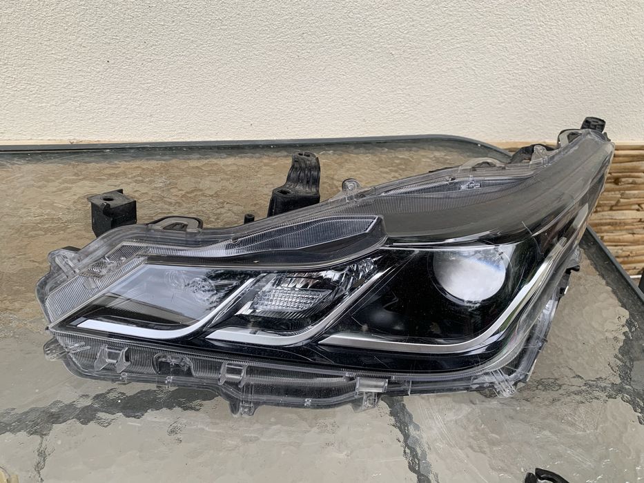 Far Toyota Corolla/stanga/dreapta  an 2019/2020/2021/2022/2023/2024