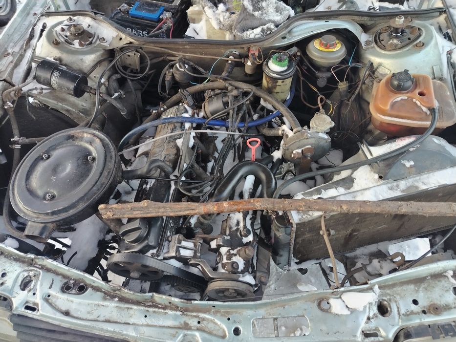 Продам движок Ауди 2,3 пити дырый