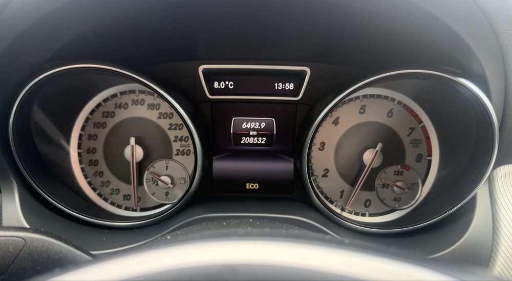 Mercedes-Benz CLA 180 | 2013 | Benzină | Manuală | Aspect impecabil