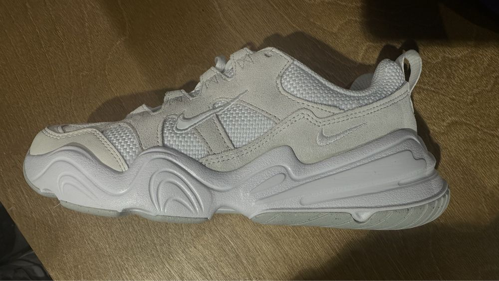 Nike tech hera us8 кроссовки повседневные