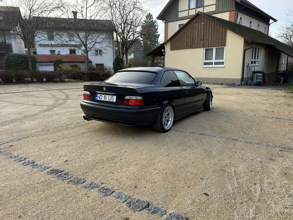 Vând bmw 36 coupe