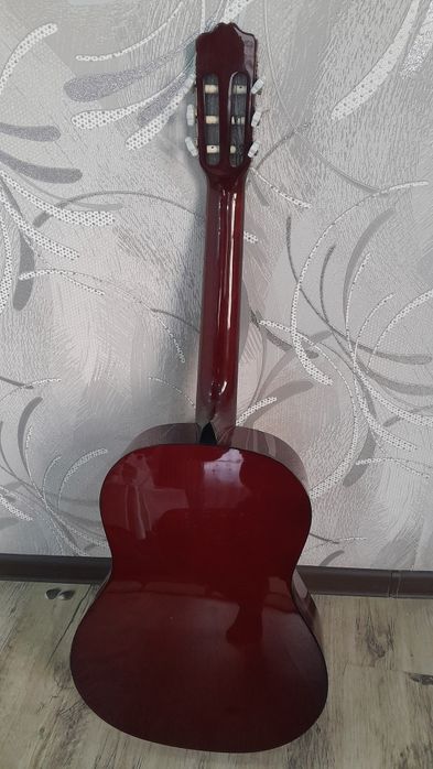 Gitara. Xitoyda ishlab chiqarilgan