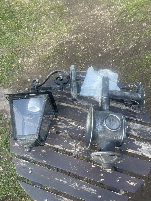 Vând două aplice din fier forjat