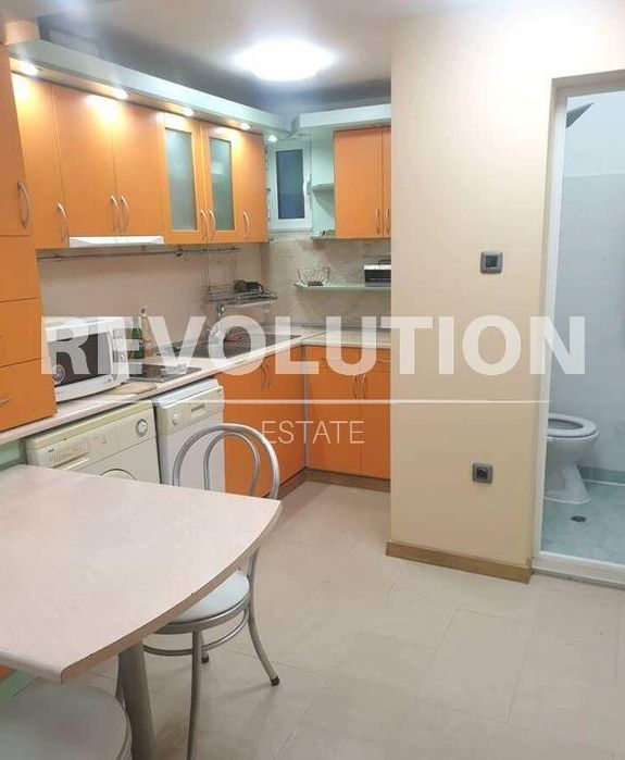 Тристаен апартамент в района на Лятно кино Тракия!