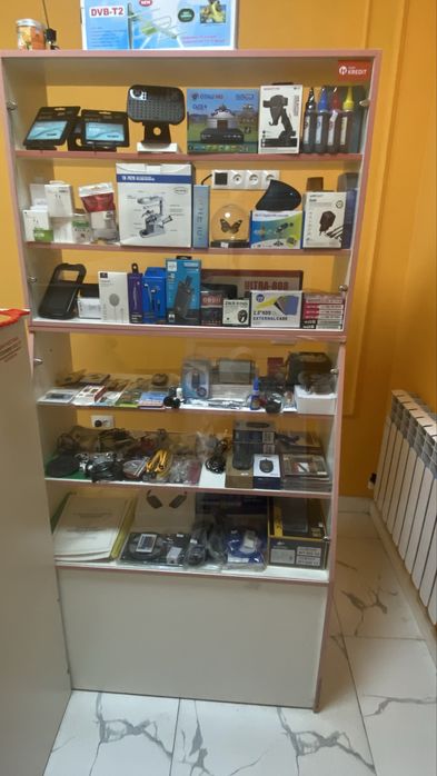 Срочно! Витрины продам