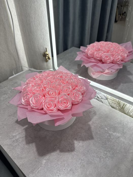 Цветы из ленты сделанно