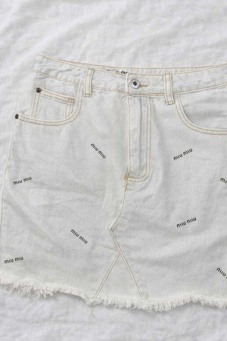светла дънкова пола с ресни и висока талия нова с торба миу miu