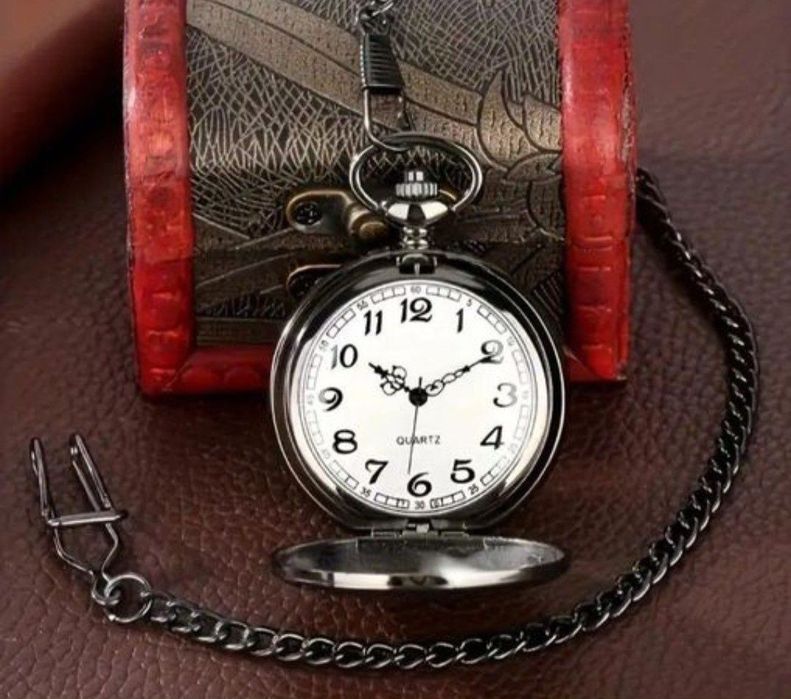 Ceas negru de buzunar