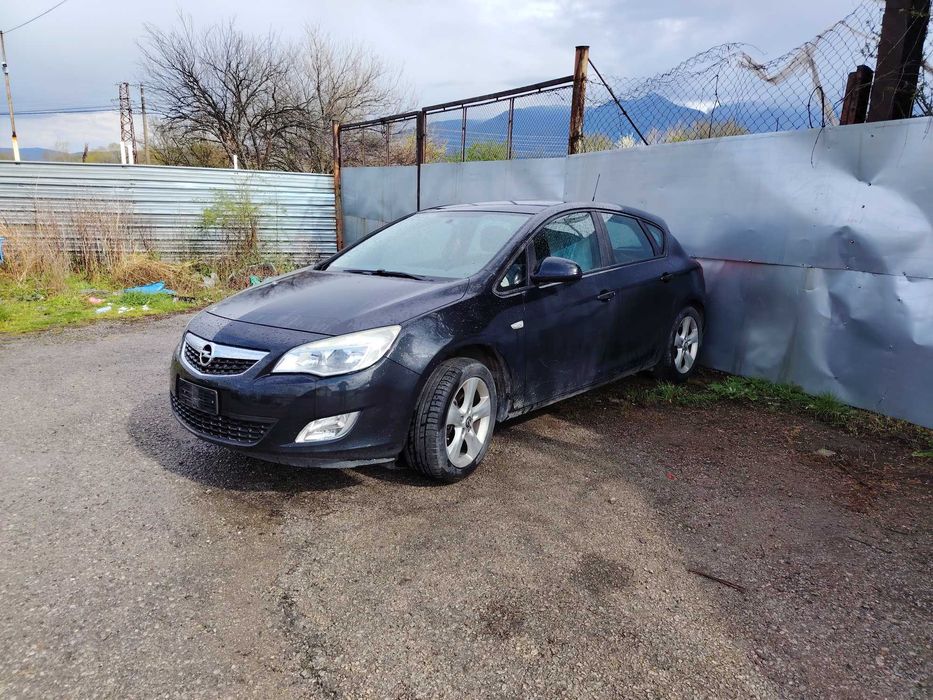 Opel Astra 1,7DTR, Опел Астра на части!
Декември 2012