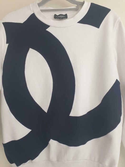 Суитшърт Chanel.