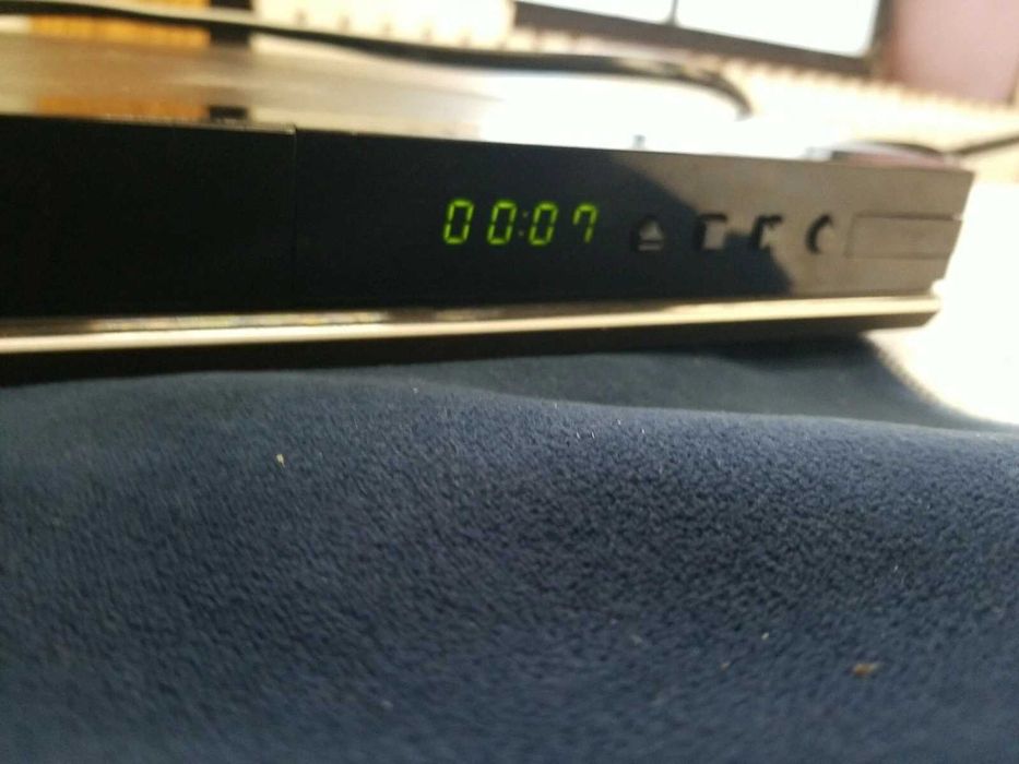 Блу Рей 3D двд плеър-отличен с оригинално дистанционно управление