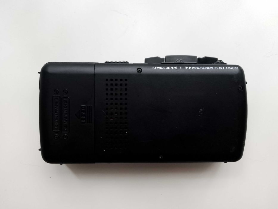 Компактен ретро диктофон LLOYTRON V189 Договаряне на цената!