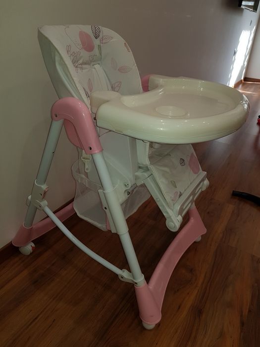 Розов стол за хранене Chipolino