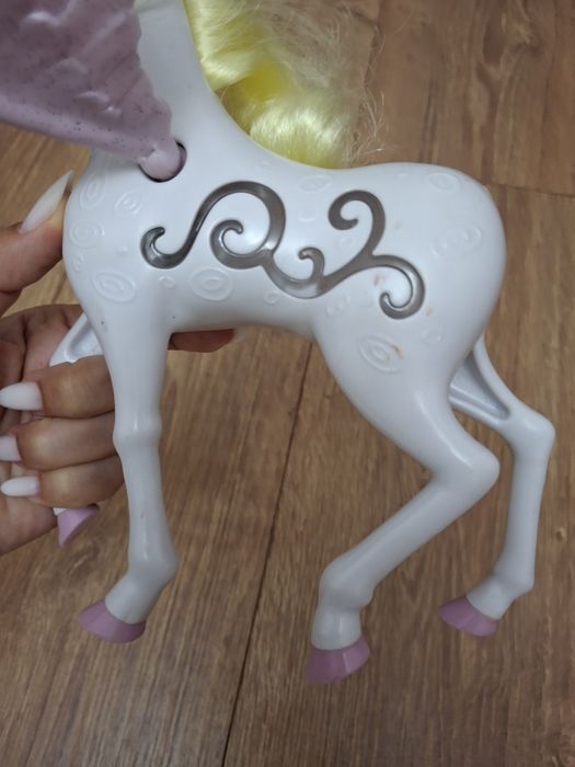Unicornul Onchao din Mia and Me