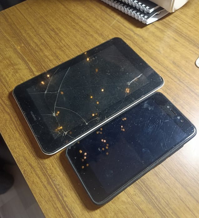 Ноутбук hp, планшет Huawei, телефон Ми