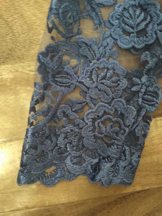 Вечернее нарядное платье в пол. Гипюр плотный.