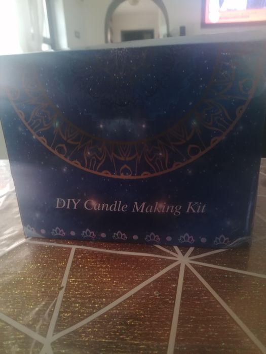 Vând kit de făcut lumânări