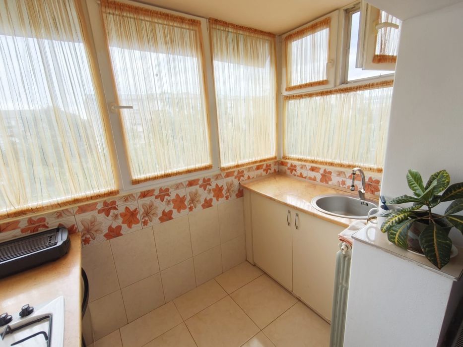 Proprietar, vând apartament tip PB, 3 camere , et.3, pe str Simion Barnutiu-la intersectia zonelor central, Calea Aradului, Prima