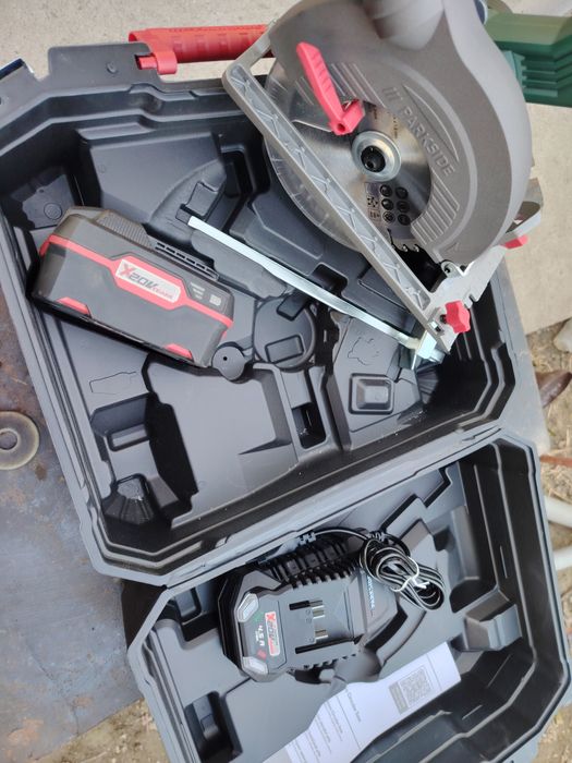 Fierastrau circular cu acumulator parkside nou garantie