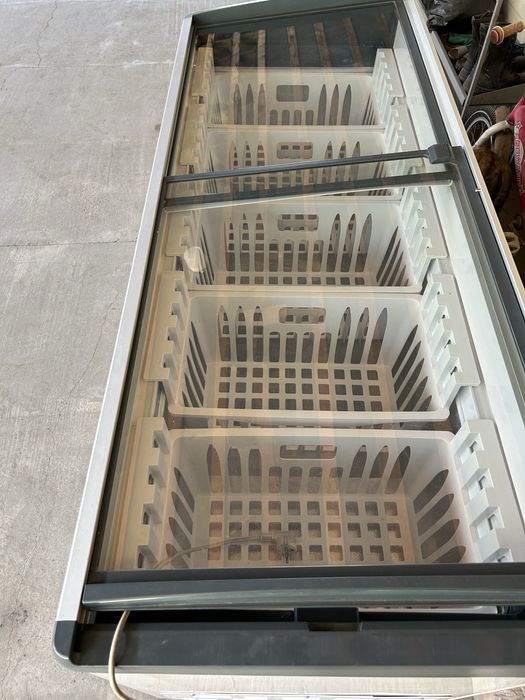 продам морозильник Almagreen