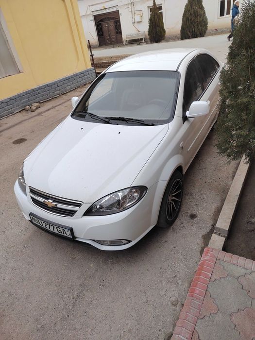 Машина сотилади жентра