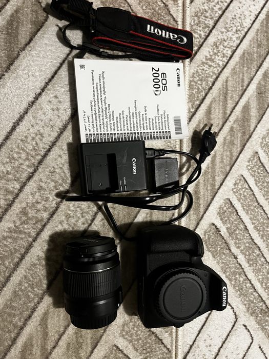 нов фотопарат CANON