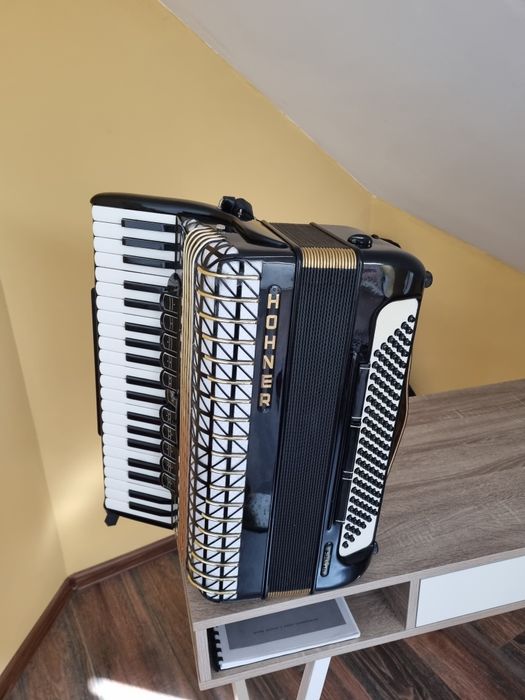 Vând acordeon Hohner Atlantic IV Deluxe
