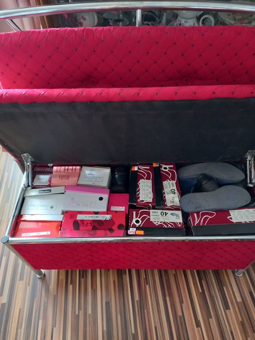 Продам диванчик для прихожей