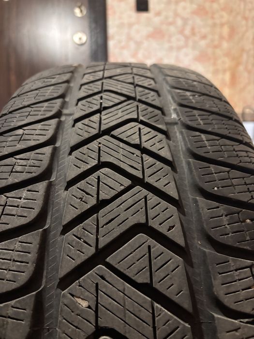 Зимни гуми 235/65 R17