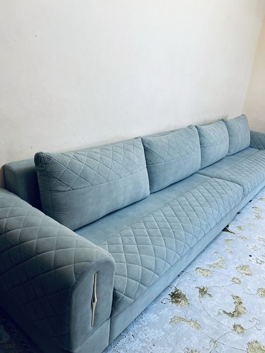 Диван сатылады срочно 100к