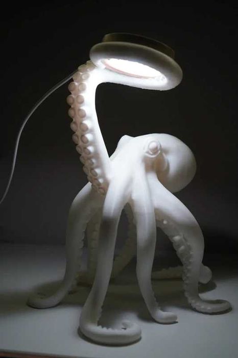 Lampa/veioza in forma de caracatita