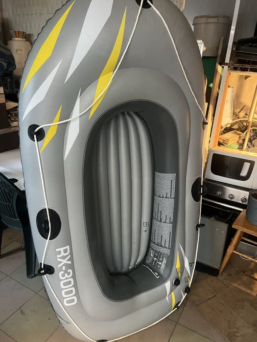 Надуваема лодка в перфектно състояние