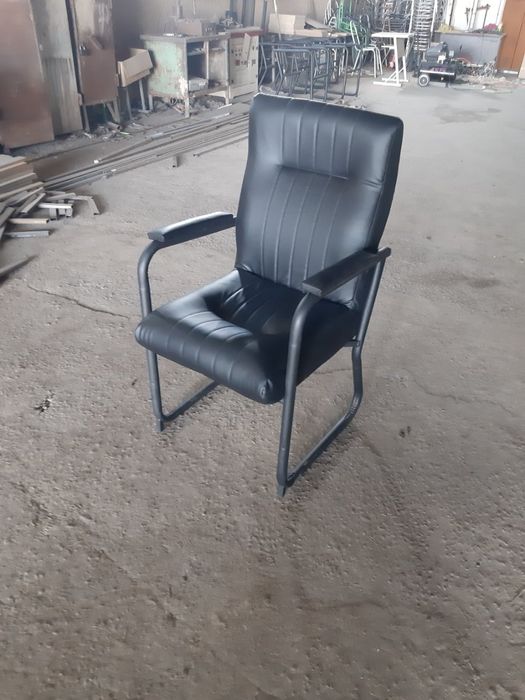 Офисные мебели стулья