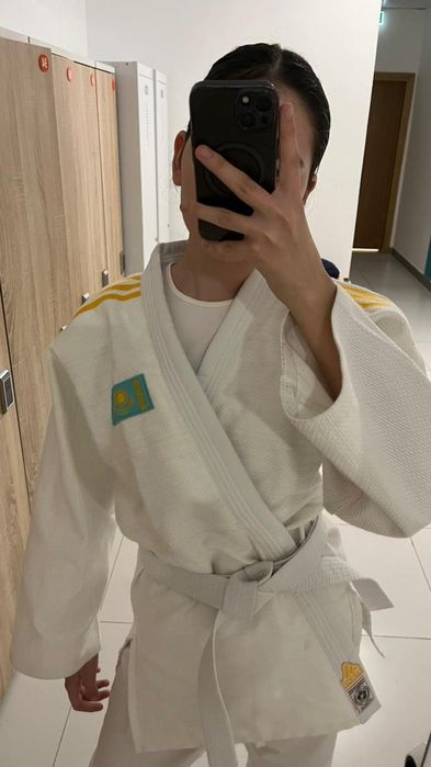 Кимоно Adidas для дзюдо 170 см + пояс