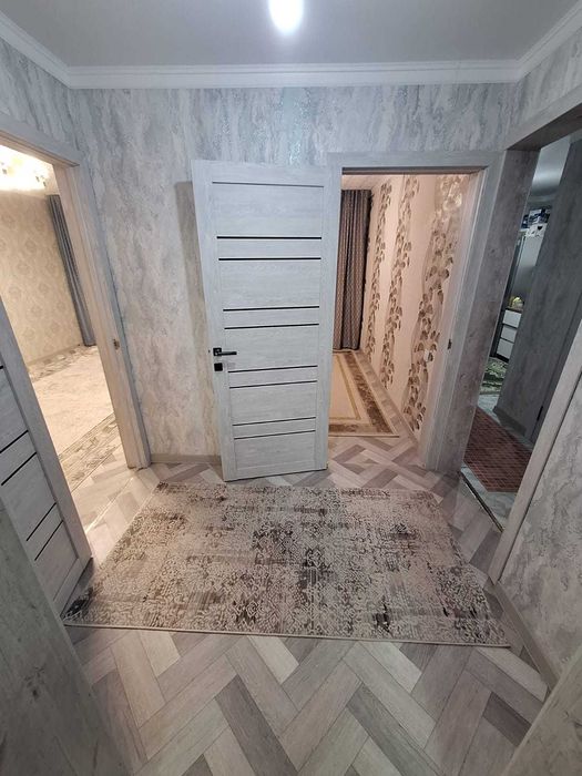 4 комн. кв. в центре рядом с ТЦ "Пассаж" с ремонтом и перепланировкой