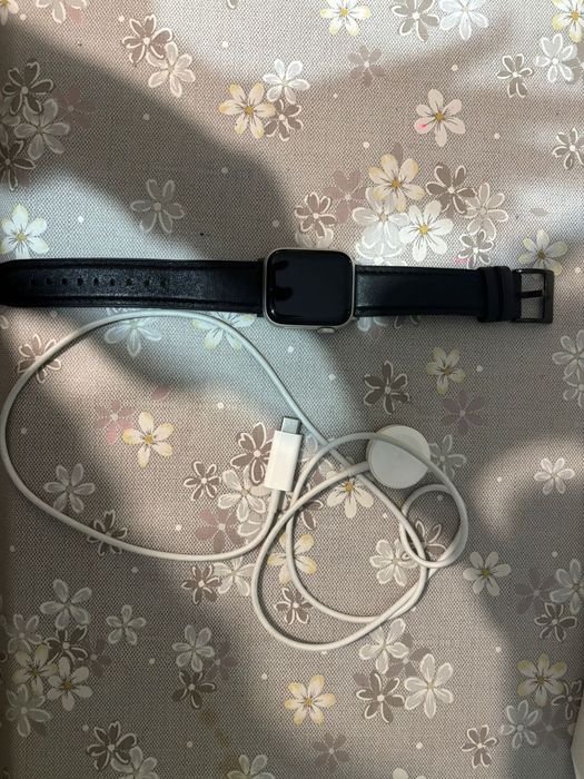 Продам apple watch se 40mm silver