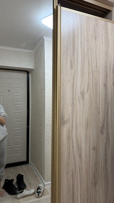 Шкаф-купе с зеркалом