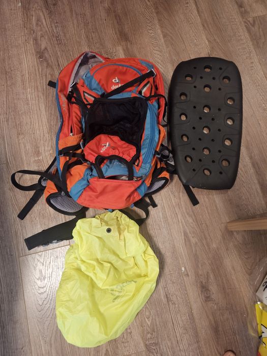 Deuter Attack 20l - раница за колело
