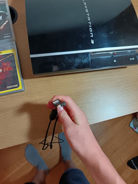 Vând PlayStation 3 impecabil