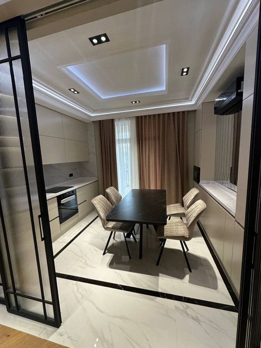 Сдаётся шикарная квартира в Жк NRG OYBEK!! 3-ком с авторским ремонтом!