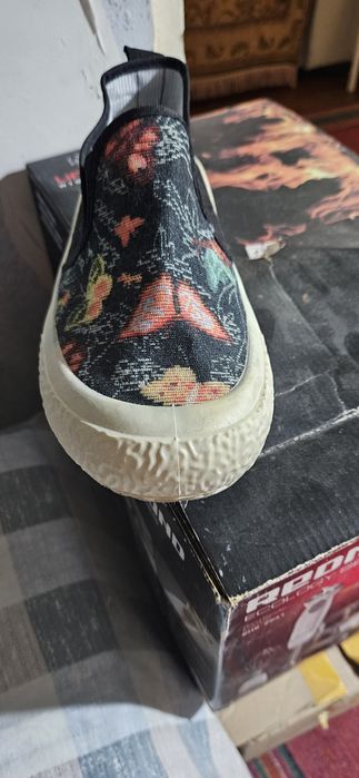 Продам  женские мокасины