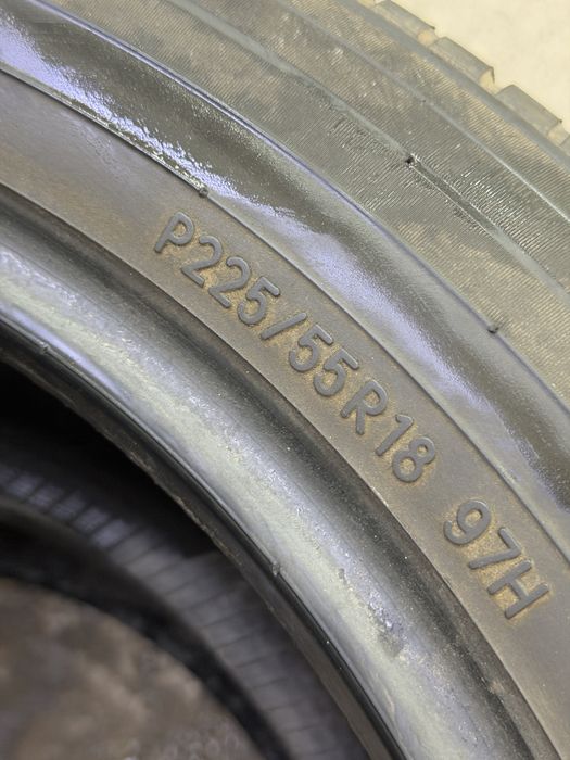 225/55/18 комплект TOYO