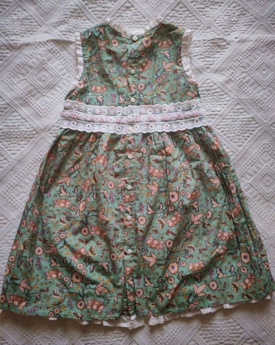 Rochie 7 ani, purtata o data