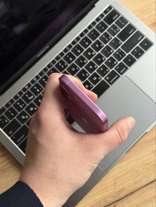 iPhone 16 pink sotiladi !